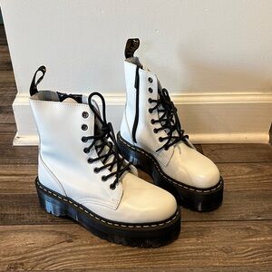 Dr.Marten Boots
